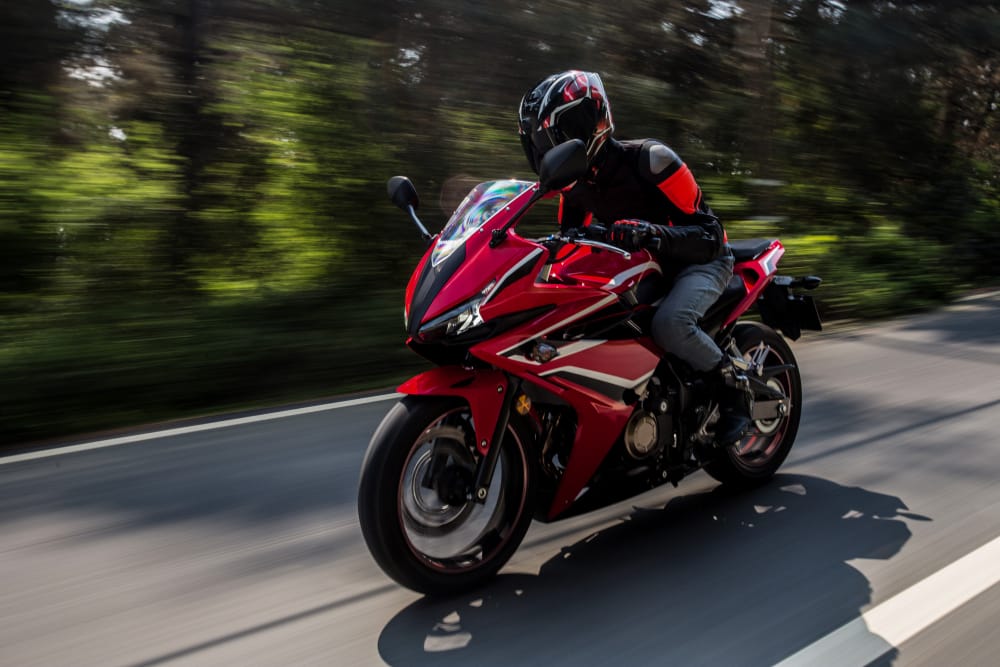 Top 5 Affordable Motorcycles for Beginners Where To Buy Motorcycle Rain Gear India
