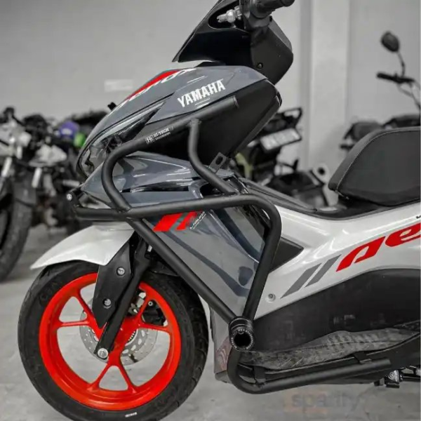 aerox-155-crash-guard-with-metal-slider-sb-712-ht-exhaust Aerox 155 Crash Guard Metal Slider SB712HT