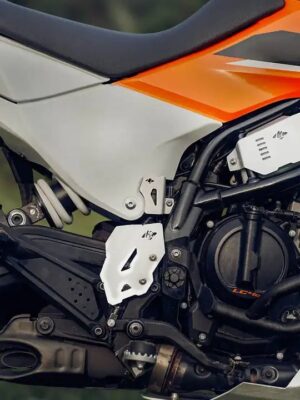 legundary-ktm-adv-390-2025-model-casque-rear-oil-cap-silver KTM ADV 390 2025 Rear Oil Cap Silver