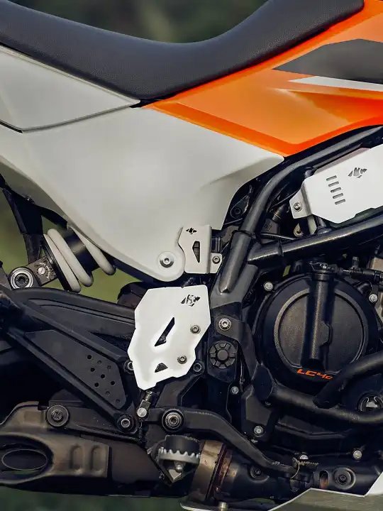 legundary-ktm-adv-390-2025-model-casque-rear-oil-cap-silver KTM ADV 390 2025 Rear Oil Cap Silver