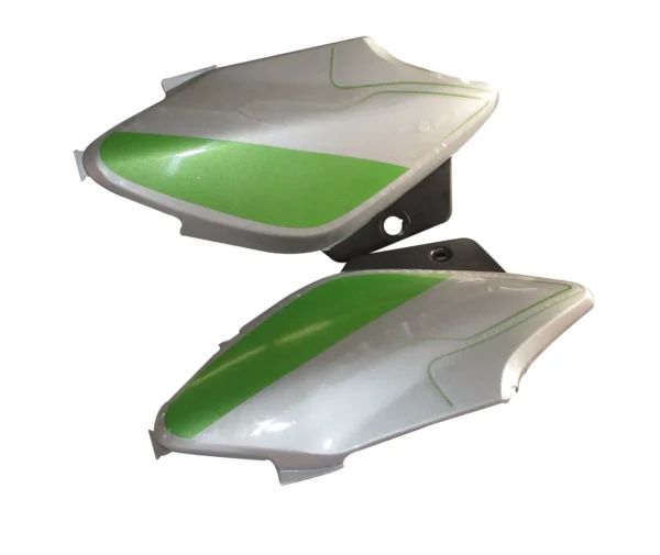 side-panel-cover-hero-splendor-i-smart-silver-green-bike Hero Splendor i Smart Side Panel Cover